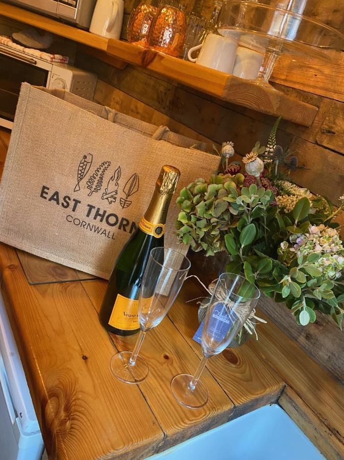 East Thorne Glamping Villa Bude Bagian luar foto